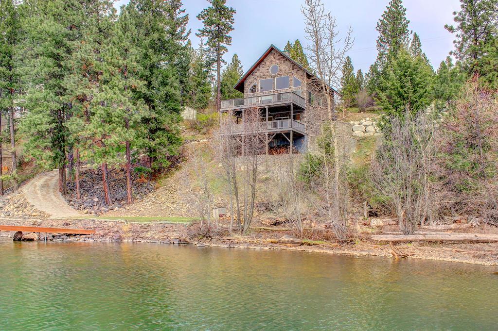 Beautiful Lake Coeur D'Alene Cabin On The Bay Hotel Mica Exterior foto